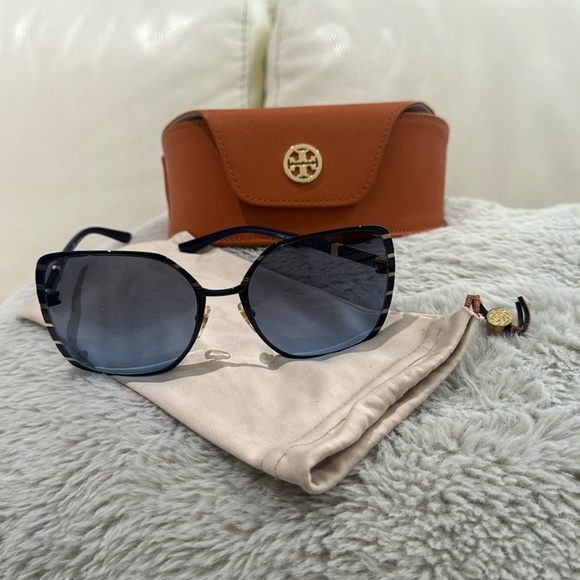 Tory Burch sunglasses - Picture 1 of 4